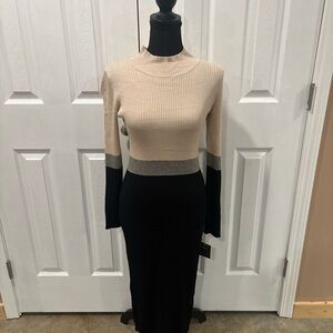 MELONIE Colorblock Ribbed Knit Dress
SIZE S